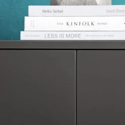 Studio Copenhagen Hochkommode Harma - Dunkelgrau -Wohnzimmermöbel boutique en ligne 1000007066 200402 18274400008 DETAILS P000000001000007066