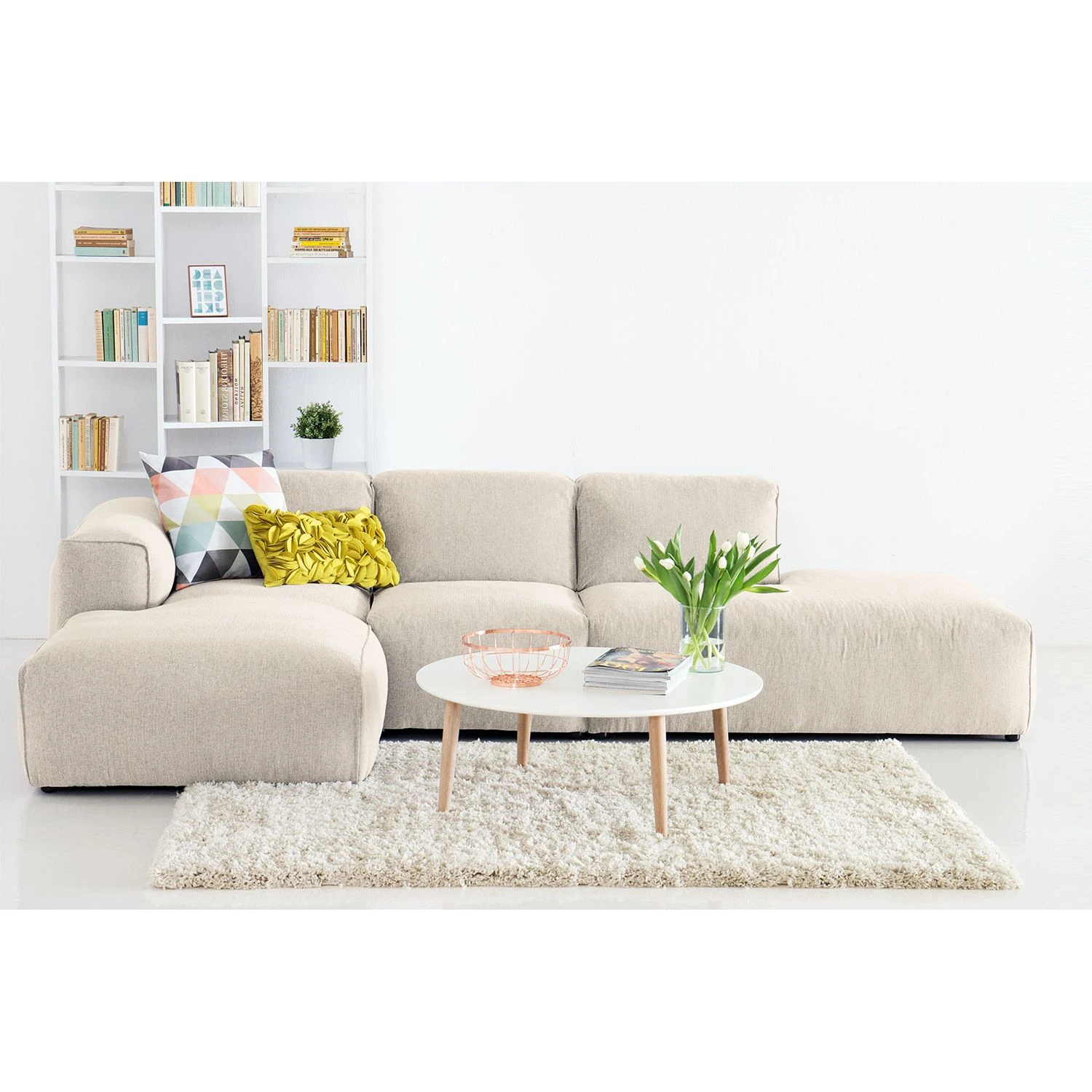 Studio Copenhagen Ecksofa HUDSON mit Chaiselongue - Webstoff Saia: Beige - Longchair davorstehend links 2 Studio Copenhagen Ecksofa HUDSON mit Chaiselongue - Webstoff Saia: Beige - Longchair davorstehend links – Bild 2