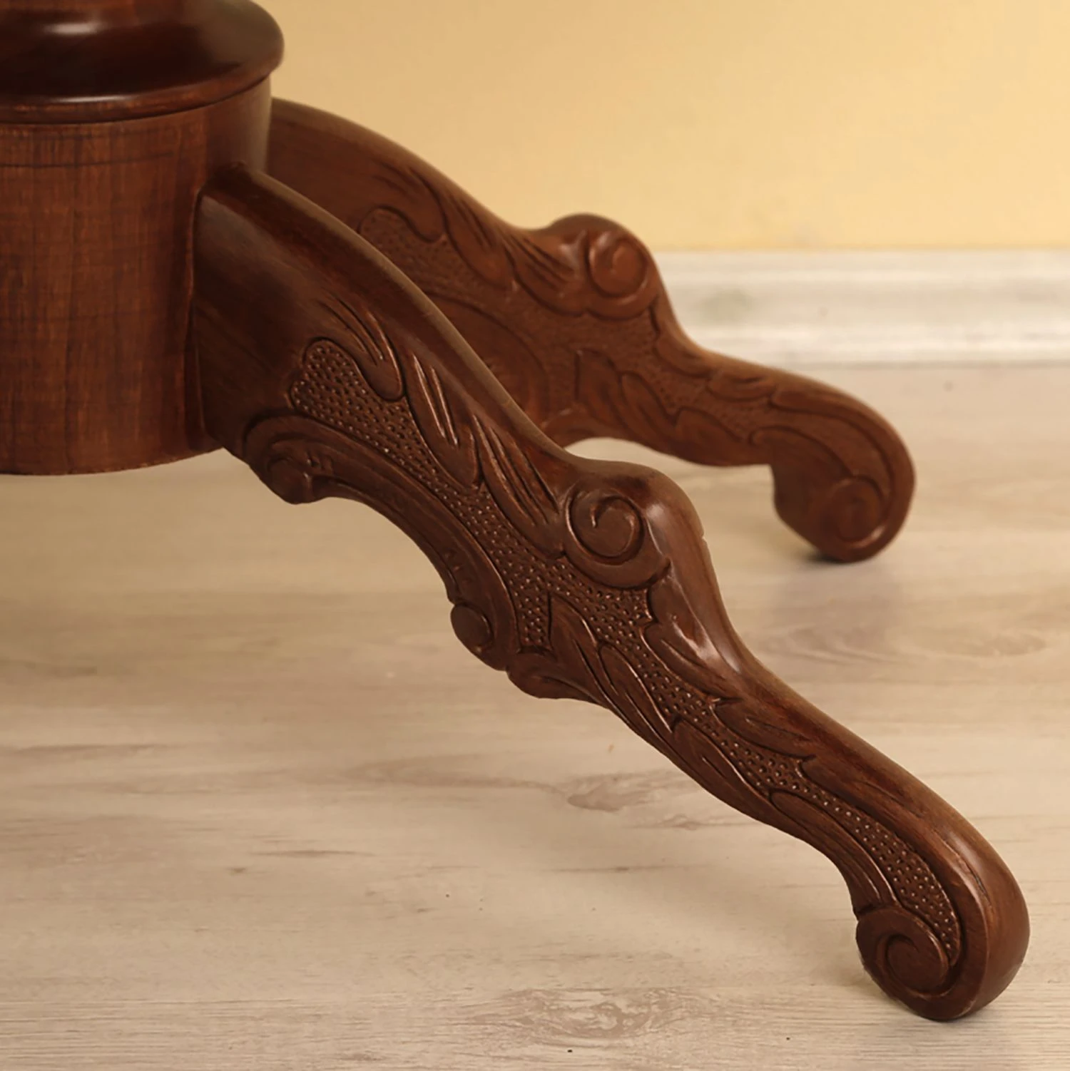 Montreux Couchtisch Romano I - Ayous teilmassiv - Antikbraun 5 Montreux Couchtisch Romano I - Ayous teilmassiv - Antikbraun – Bild 5