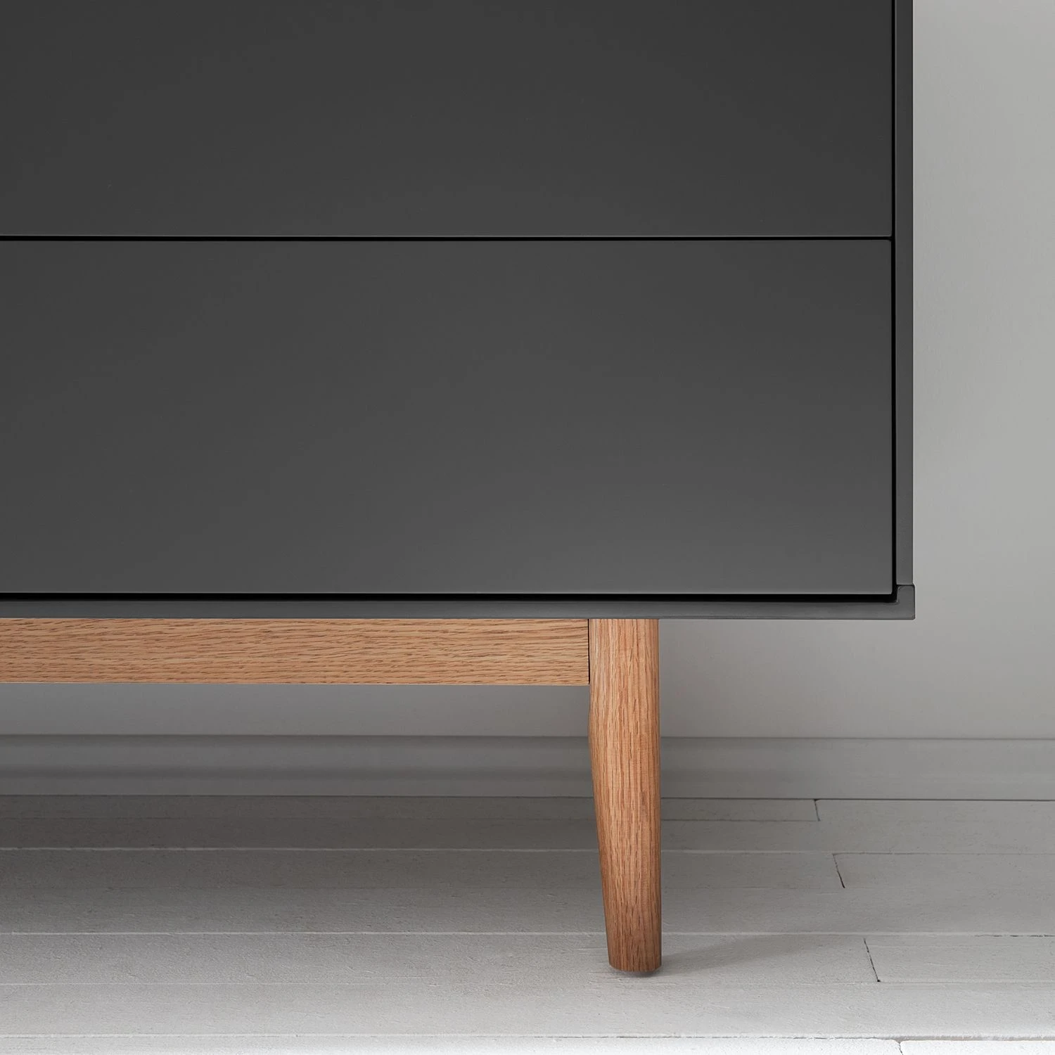 Mørteens Sideboard Lindholm V - Eiche teilmassiv - Grau / Eiche 14 Mørteens Sideboard Lindholm V - Eiche teilmassiv - Grau / Eiche – Bild 14