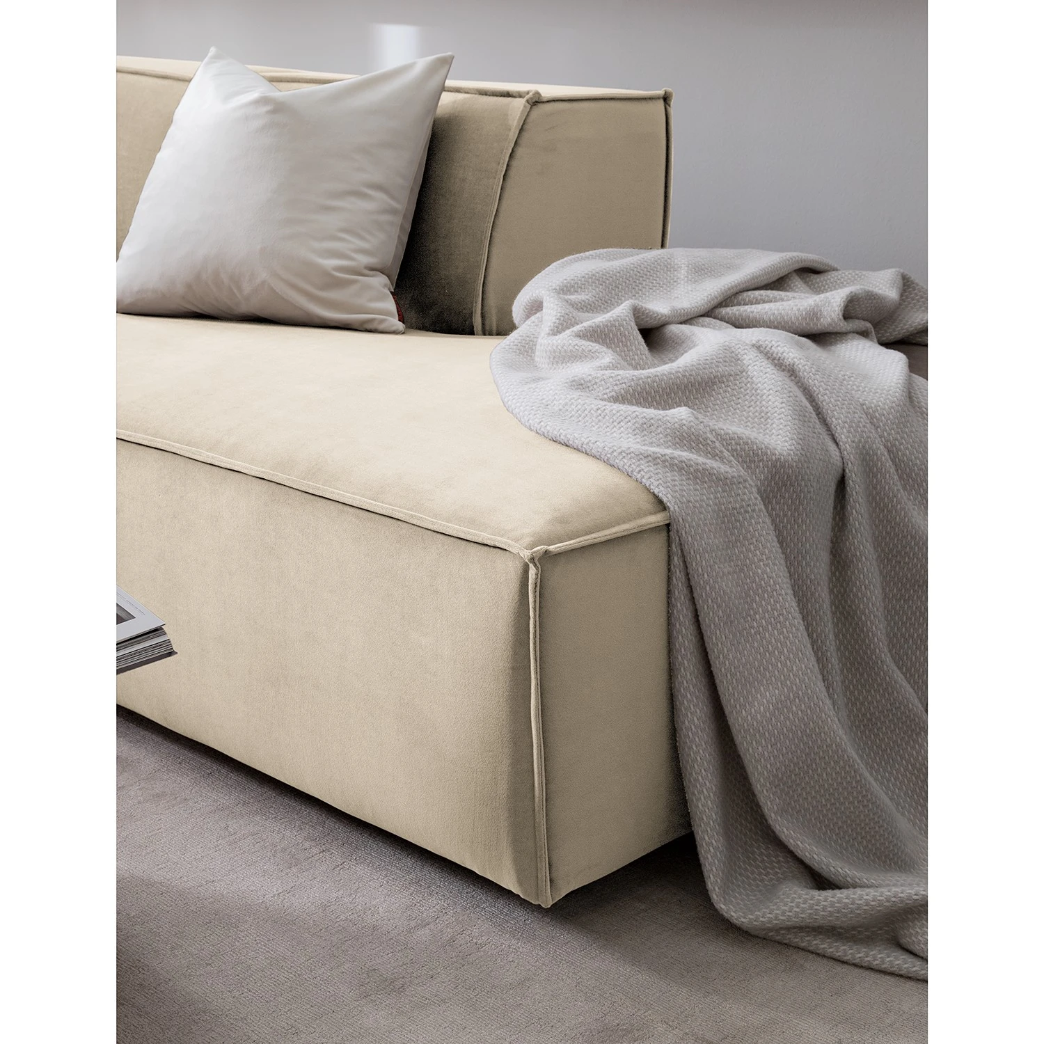 Ecksofa Kinx IV - Samt - Samt Shyla: Beige - Ottomane davorstehend rechts 10 Ecksofa Kinx IV - Samt - Samt Shyla: Beige - Ottomane davorstehend rechts – Bild 10