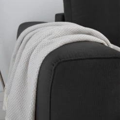 Jack & Alice Ecksofa Baitz I - Samt Krysia: Dunkelgrau - Ottomane davorstehend links 38 Jack & Alice Ecksofa Baitz I - Samt Krysia: Dunkelgrau - Ottomane davorstehend links -Wohnzimmermöbel boutique en ligne 1000166895 220601 140 DETAILS P000000001000166895