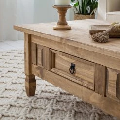 Maison Belfort Couchtisch Finca Rustica - Kiefer massiv - Kiefer Natur 28 Maison Belfort Couchtisch Finca Rustica - Kiefer massiv - Kiefer Natur -Wohnzimmermöbel boutique en ligne 1000178032 200511 13524000006 DETAILS P000000001000178032