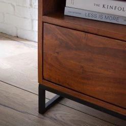 Ars manufacti TV-Lowboard Woodson V - Akazie massiv - Akazie Braun 21 Ars manufacti TV-Lowboard Woodson V - Akazie massiv - Akazie Braun -Wohnzimmermöbel boutique en ligne 1000182852 200323 09584600020 MOOD DETAILS P000000001000182852 mood