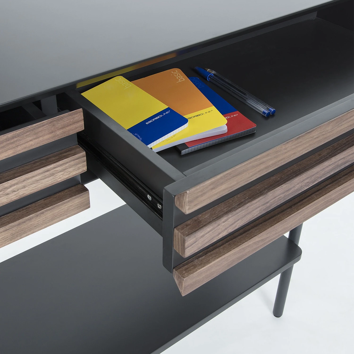 Norrwood Konsolentisch Kipra - Echtholzfurnier - Walnuss / Graphit 4 Norrwood Konsolentisch Kipra - Echtholzfurnier - Walnuss / Graphit – Bild 4