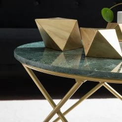 Studio Copenhagen Couchtisch Menou II - Marmor / Metall - Grün / Gold 18 Studio Copenhagen Couchtisch Menou II - Marmor / Metall - Grün / Gold -Wohnzimmermöbel boutique en ligne 1000210777 200430 13190100016 DETAILS P000000001000210777