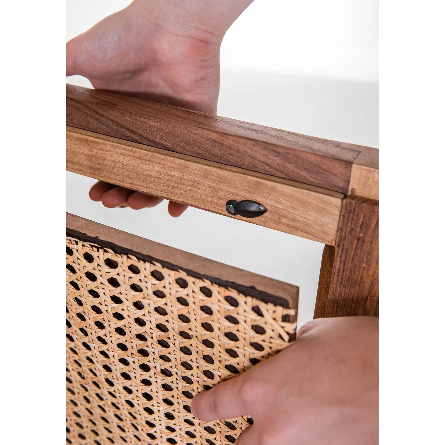Naturoo Kommode Nyack I - Mango massiv / Wiener Geflecht - Mango / Gold 5 Naturoo Kommode Nyack I - Mango massiv / Wiener Geflecht - Mango / Gold – Bild 5