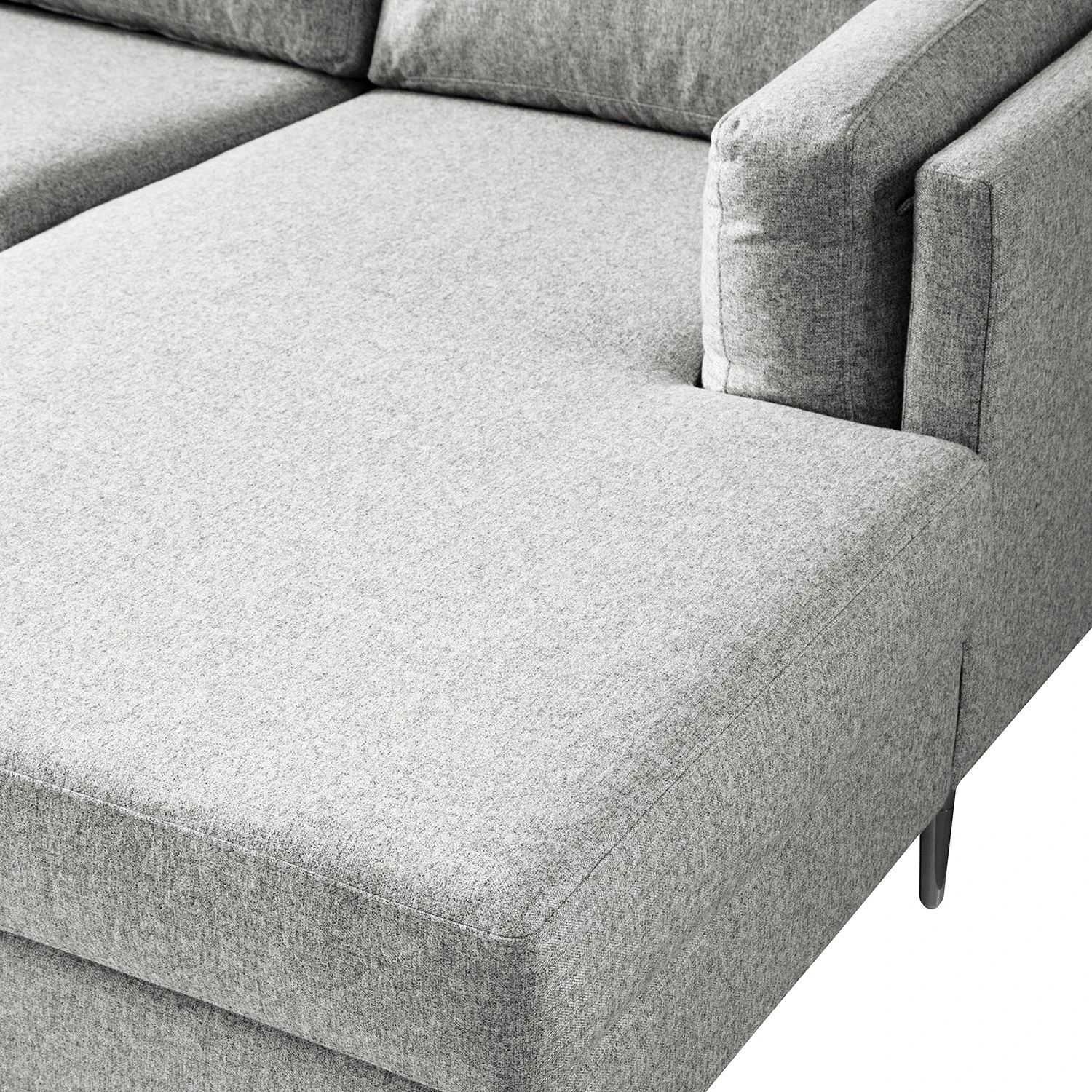 Studio Copenhagen Wohnlandschaft COSO Classic+ - Webstoff Inze: Hellgrau - Longchair davorstehend rechts / Ottomane links - Bettkasten - Chrom glänzend 23 Studio Copenhagen Wohnlandschaft COSO Classic+ - Webstoff Inze: Hellgrau - Longchair davorstehend rechts / Ottomane links - Bettkasten - Chrom glänzend – Bild 23