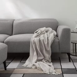 Studio Copenhagen Sofa Berrie (3-Sitzer) - Webstoff Milan: Hellgrau 45 Studio Copenhagen Sofa Berrie (3-Sitzer) - Webstoff Milan: Hellgrau -Wohnzimmermöbel boutique en ligne 1000217043 210208 16100500009 DETAILS P000000001000217043