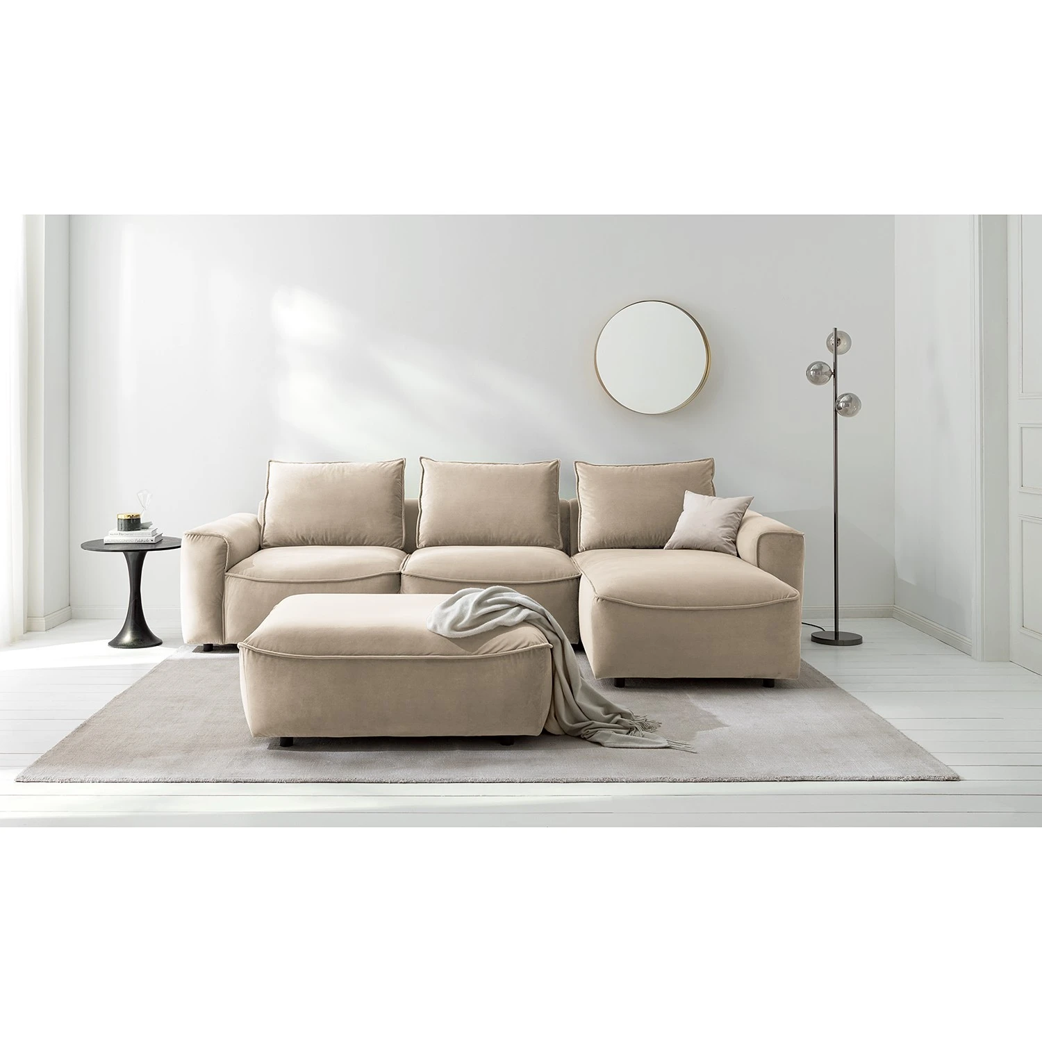 Studio Copenhagen Ecksofa Buckley II - Samt Shyla: Beige - Longchair davorstehend rechts 2 Studio Copenhagen Ecksofa Buckley II - Samt Shyla: Beige - Longchair davorstehend rechts – Bild 2