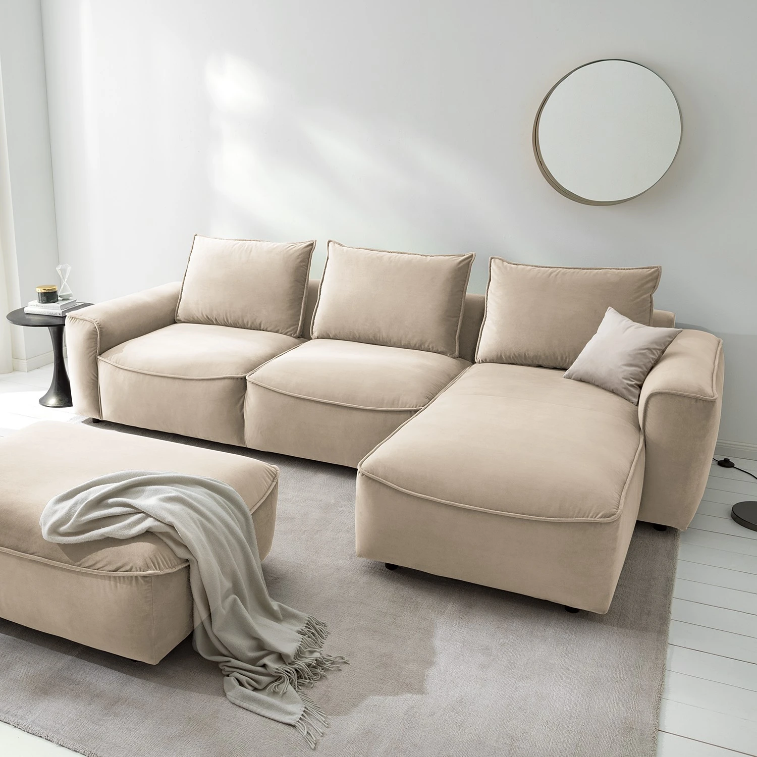 Studio Copenhagen Ecksofa Buckley II - Samt Shyla: Beige - Longchair davorstehend rechts 3 Studio Copenhagen Ecksofa Buckley II - Samt Shyla: Beige - Longchair davorstehend rechts – Bild 3