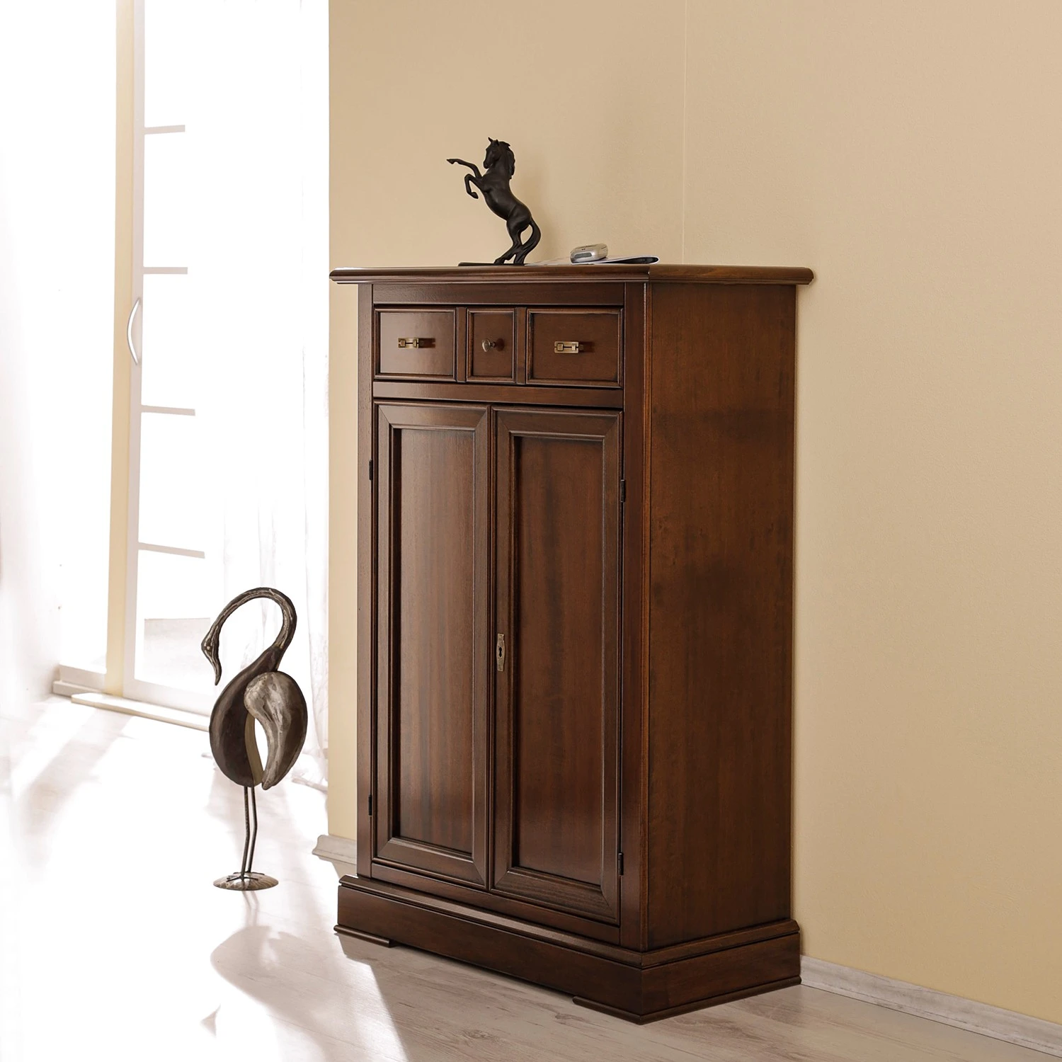 Ridgevalley Kommode Brieux - Tulpenbaum teilmassiv - Tulpenbaum Antik 2 Ridgevalley Kommode Brieux - Tulpenbaum teilmassiv - Tulpenbaum Antik – Bild 2