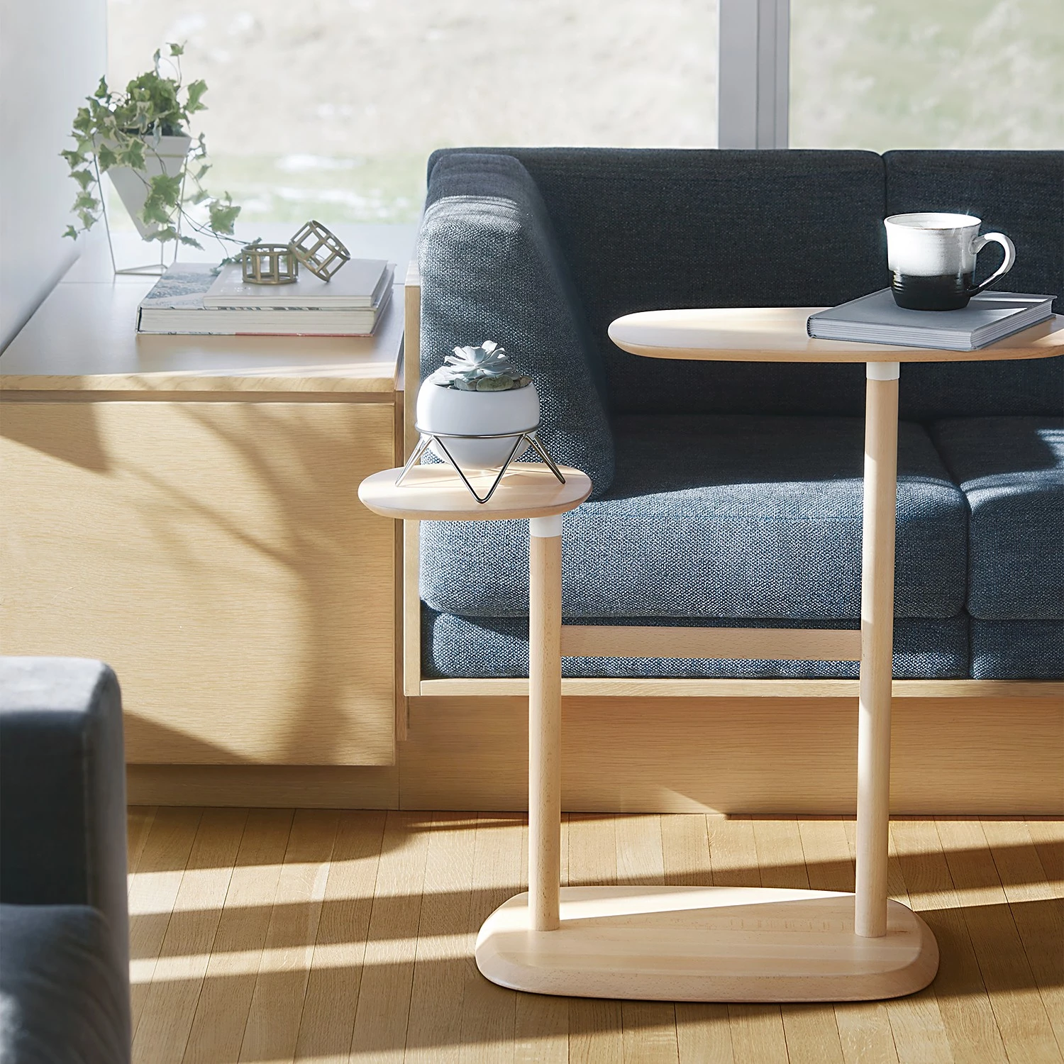 Umbra Beistelltisch Swivo - Buche massiv - Buche 4 Umbra Beistelltisch Swivo - Buche massiv - Buche – Bild 4