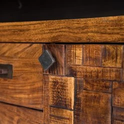 Wolf-Möbel Sideboard Bazac - Inkl. Beleuchtung - Akazie massiv - Akazie / Dunkelgrau -Wohnzimmermöbel boutique en ligne 1000243213 220314 060 DETAILS P000000001000243213