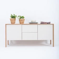 Studio Copenhagen Sideboard Maayka I - Eiche teilmassiv - Mushroom Creme / Eiche Hell 26 Studio Copenhagen Sideboard Maayka I - Eiche teilmassiv - Mushroom Creme / Eiche Hell -Wohnzimmermöbel boutique en ligne 1000277378 211012 153646000024 MOOD DETAILS P000000001000277378 mood