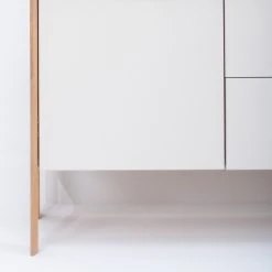 Studio Copenhagen Sideboard Maayka I - Eiche teilmassiv - Mushroom Creme / Eiche Hell 34 Studio Copenhagen Sideboard Maayka I - Eiche teilmassiv - Mushroom Creme / Eiche Hell -Wohnzimmermöbel boutique en ligne 1000277378 211012 153647000066 DETAILS P000000001000277378