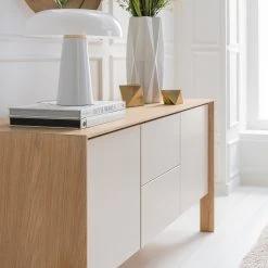 Studio Copenhagen Sideboard Maayka I - Eiche teilmassiv - Mushroom Creme / Eiche Hell 24 Studio Copenhagen Sideboard Maayka I - Eiche teilmassiv - Mushroom Creme / Eiche Hell -Wohnzimmermöbel boutique en ligne 1000277378 220905 022 MOOD DETAILS P000000001000277378 mood