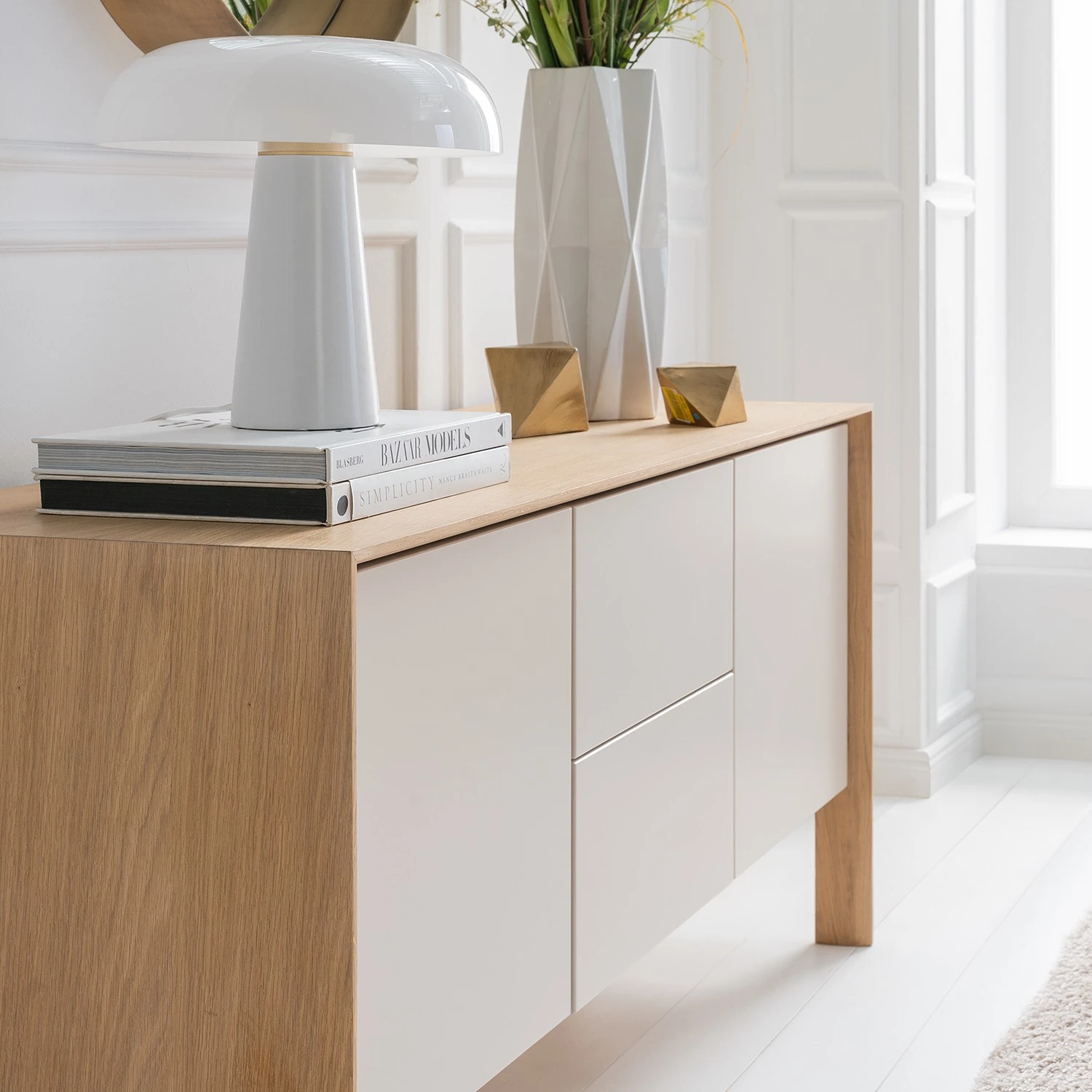 Studio Copenhagen Sideboard Maayka I - Eiche teilmassiv - Mushroom Creme / Eiche Hell 4 Studio Copenhagen Sideboard Maayka I - Eiche teilmassiv - Mushroom Creme / Eiche Hell – Bild 4