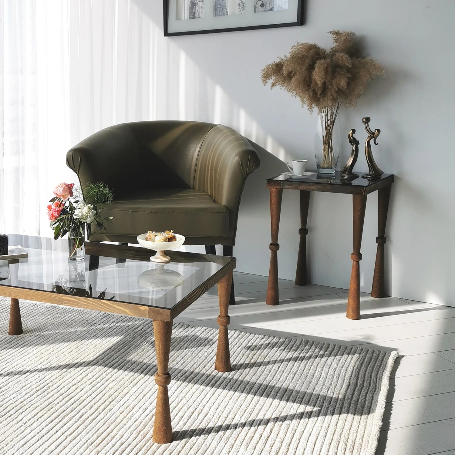 Ars Natura Beistelltisch Donatella - Glas / Walnuss massiv - Rauchschwarz / Walnuss 7 Ars Natura Beistelltisch Donatella - Glas / Walnuss massiv - Rauchschwarz / Walnuss – Bild 7