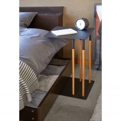 Yamazaki Beistelltisch Plain II - Esche massiv / Metall - Schwarz -Wohnzimmermöbel boutique en ligne 1000347250 220505 020 MOOD DETAILS P000000001000347250 mood