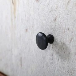 Red Living Sideboard Vallentuna - Mango massiv / Metall - Mango / Schwarz 24 Red Living Sideboard Vallentuna - Mango massiv / Metall - Mango / Schwarz -Wohnzimmermöbel boutique en ligne 1000359913 220621 065 DETAILS P000000001000359913