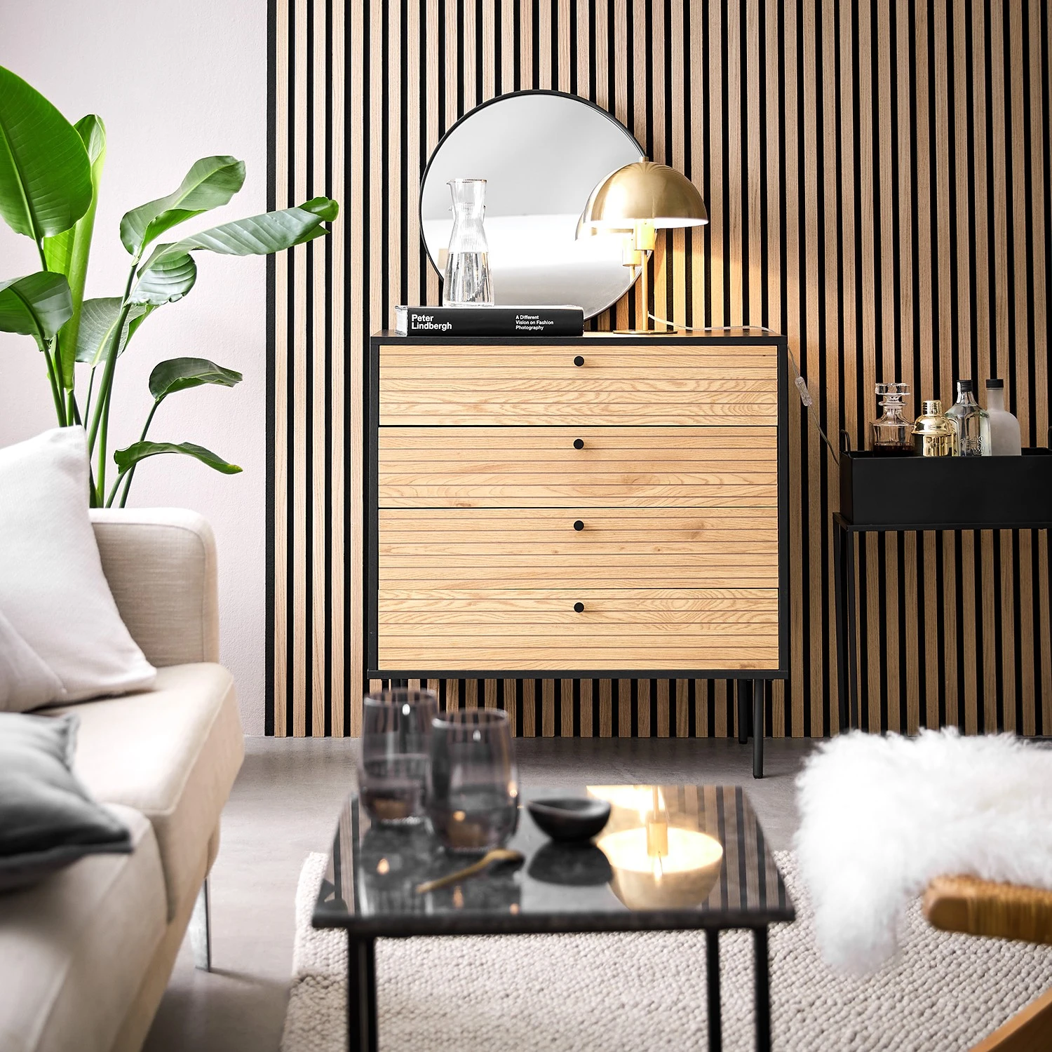 Butlers Kommode MODERNIST - Eichenfurnier / Aluminium - Schwarz / Natur 2 Butlers Kommode MODERNIST - Eichenfurnier / Aluminium - Schwarz / Natur – Bild 2